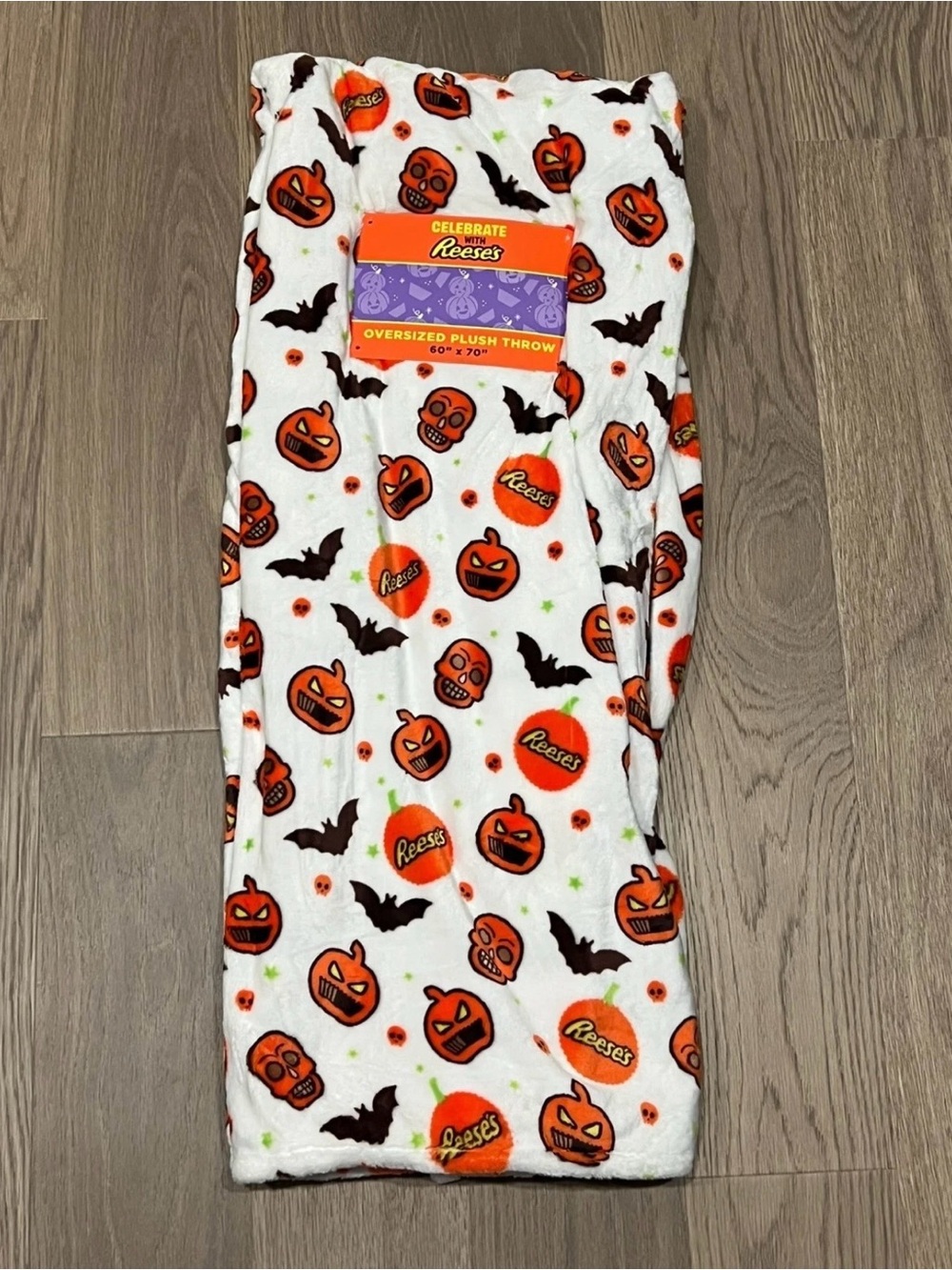 Hershey Reese's Halloween Throw Blanket 60x70 Pumpkin Bats Skulls Candy White